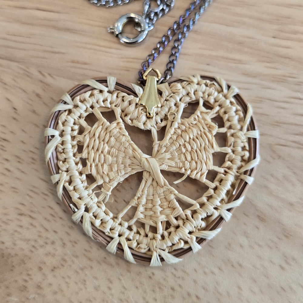 Boho woven iraca palm heart pendant necklace macrame‎ artisan jewelry necklace
